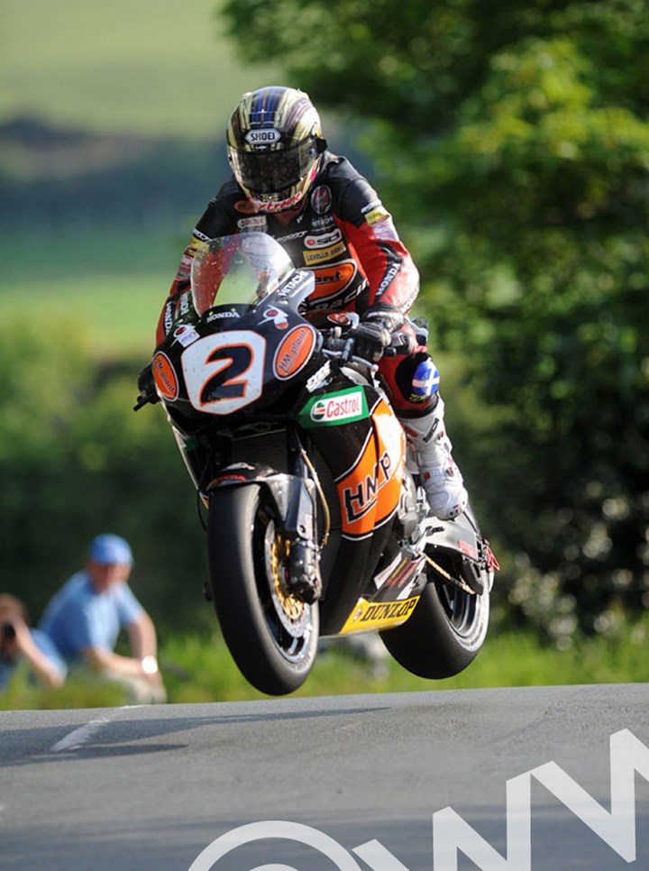 John McGuinness Ballaugh Superbike Practice TT 2009  - click to enlarge