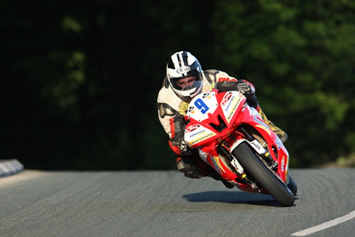 Michael Dunlop Greeba 2010 Tuesday Practice - click to enlarge