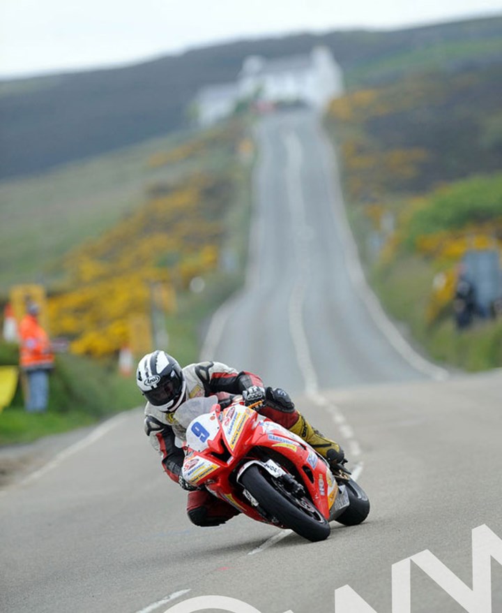 Michael Dunlop Creg ny Baa TT 2010 - click to enlarge