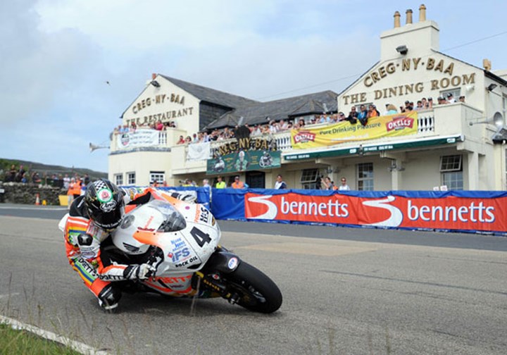 Ian Hutchinson TT 2010 Superbike - click to enlarge