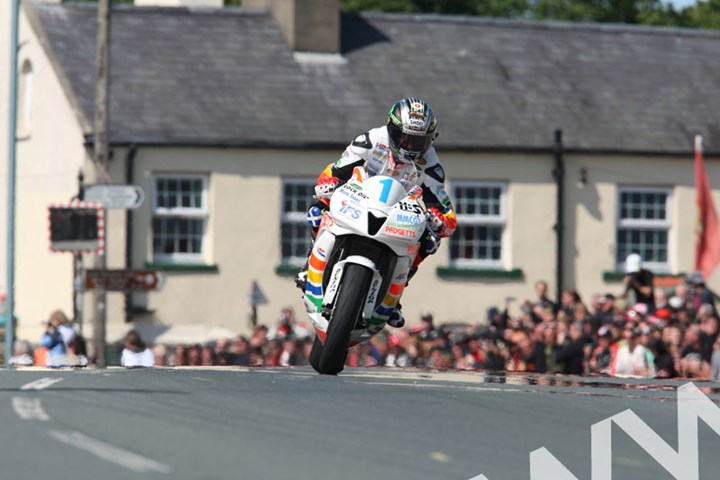 John McGuinness TT 2011 Supersport 1 Race Ballaugh - click to enlarge