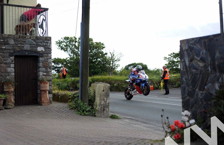 John McGuinness TT 2011 Superbike Rhen Cullen - click to enlarge