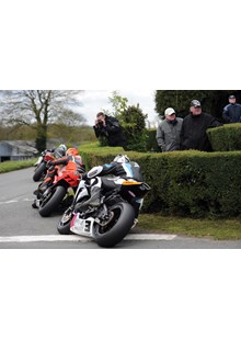 Ryan Farquhar between the Dunlop Brothers Cookstown 100 2012