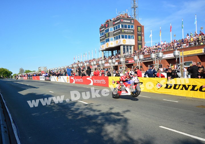 Michael Dunlop Grandstand TT 2013 - click to enlarge
