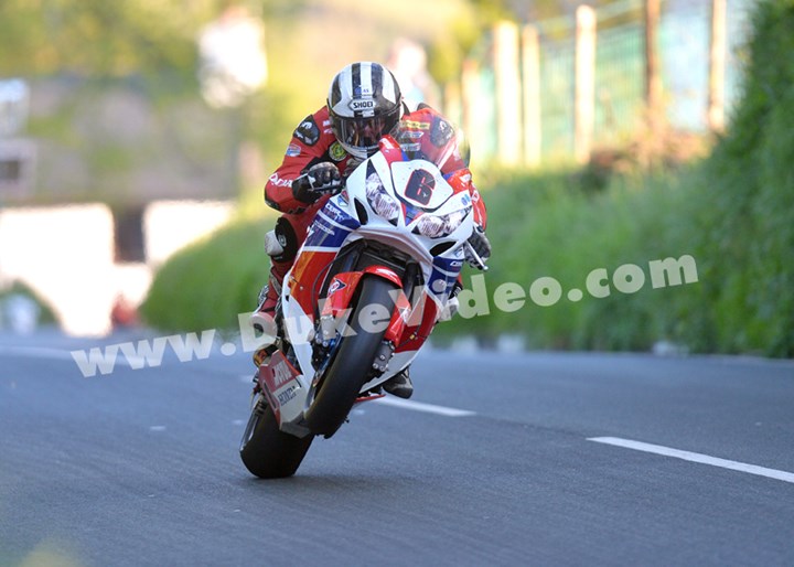 Michael Dunlop Barregarrow TT 2013 - click to enlarge