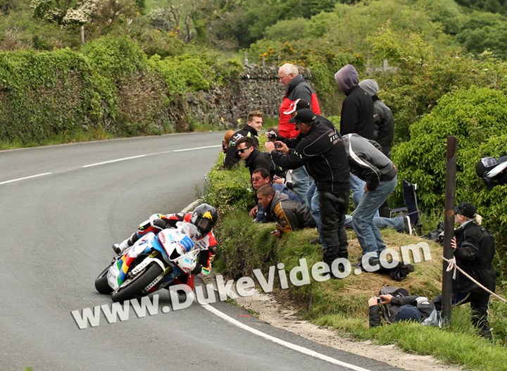 TT 2014 Bruce Anstey at Waterworks - click to enlarge