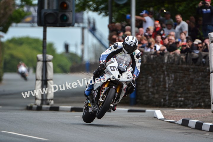 Michael Dunlop at St Ninian's, TT 2014 - click to enlarge